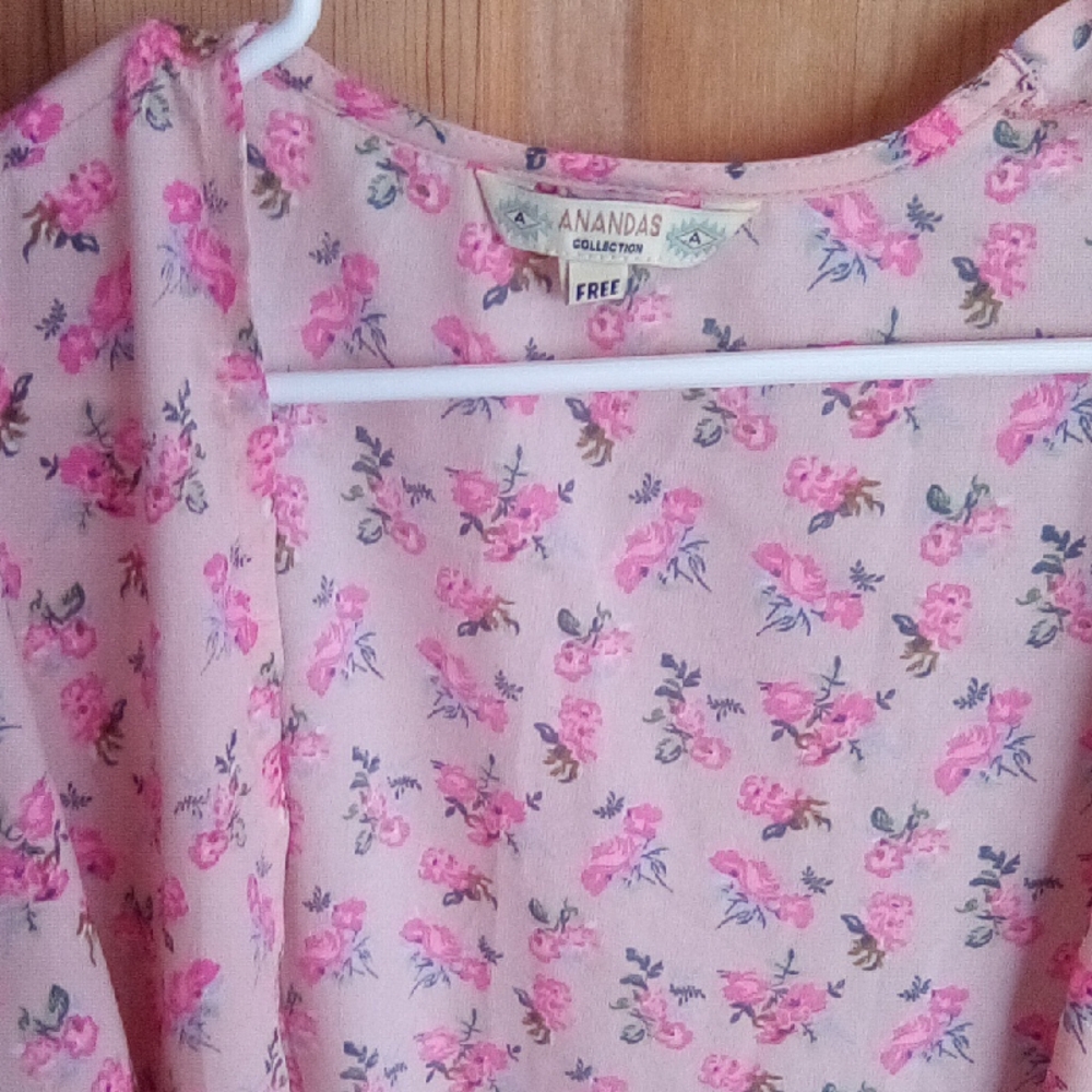 Anandas Collection Women's Pink Floral Camisole